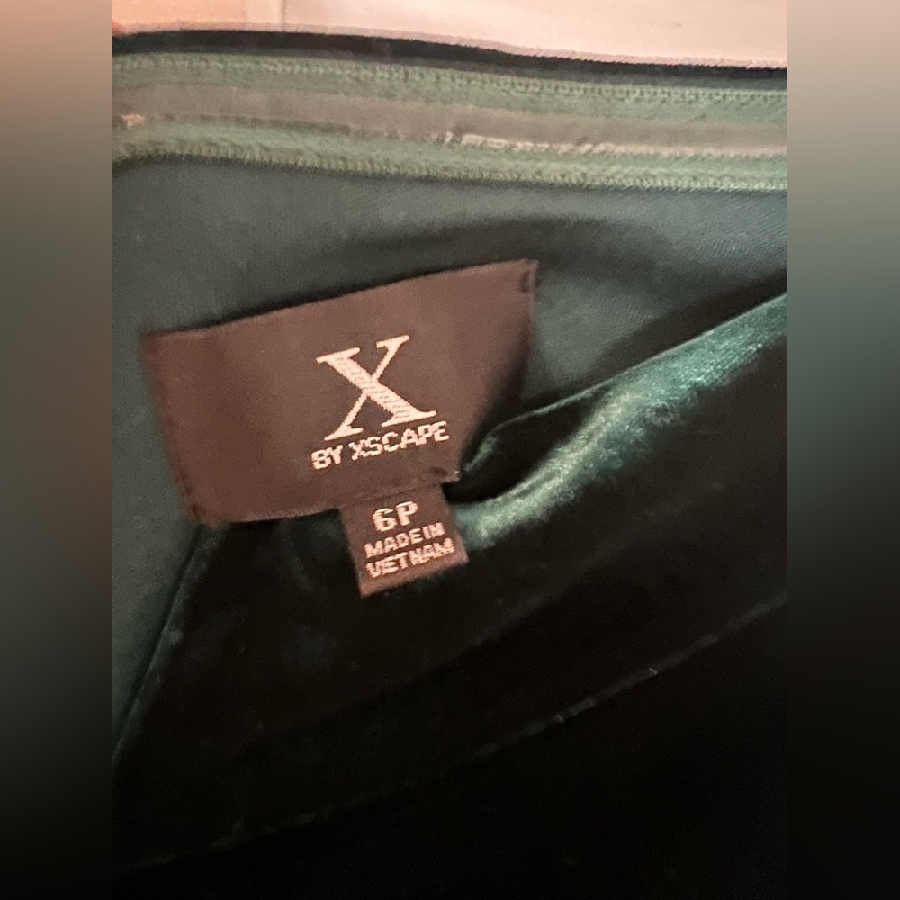 Xscape Off-Shoulder Velvet Dress in Deep Green - Picture 6 of 9